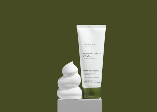 Mary&May Houttuynia Cordata + Tea Tree Cleansing Foam