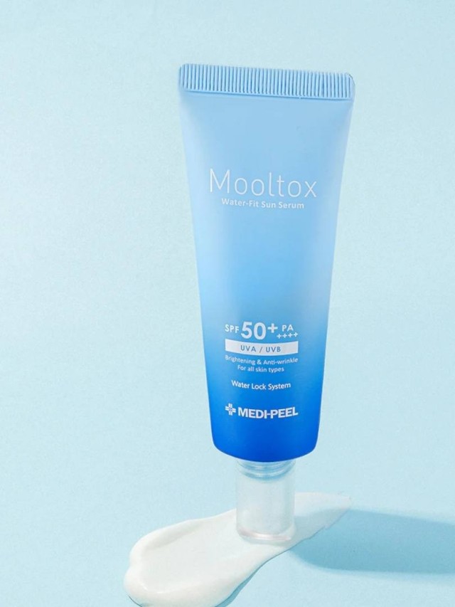 MEDIPEEL  Aqua Mooltox Water-Fit Sun Serum SPF50+ Ορός αντηλιακής προστασίας και αντιγήρανσης για το πρόσωπο 50ml